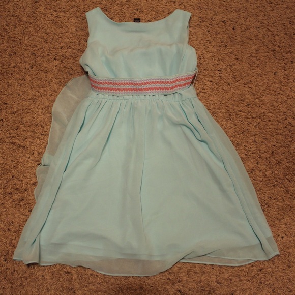 Dress - Picture 2 of 2